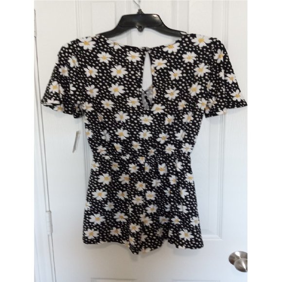 Floral Print Romper Short Sleeve Casual Floral V Neck Romper - Daisy Print - Picture 2 of 2